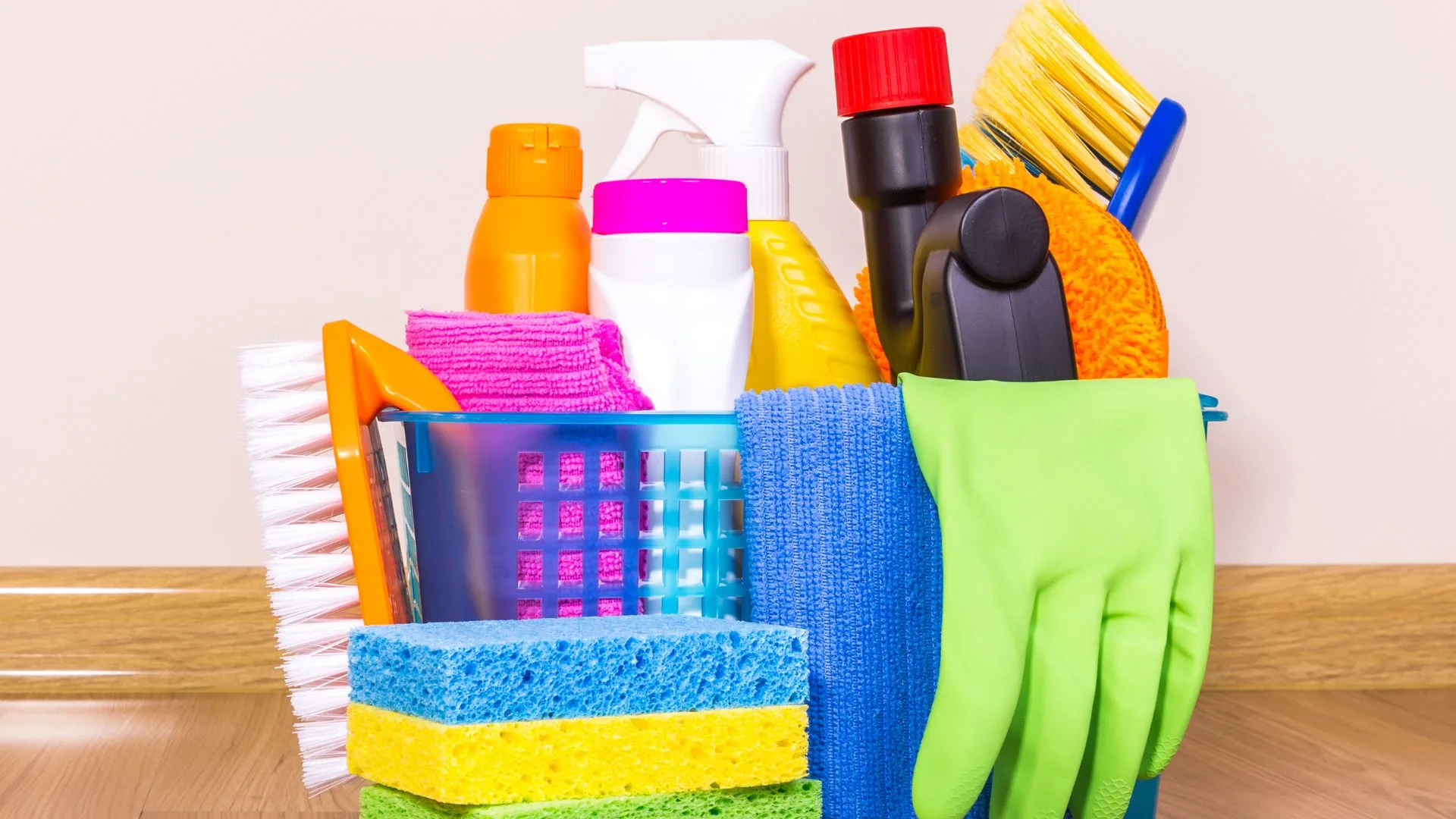 How to Make Natural Cleaning Products and Choose Non Toxic Household Cleaning Products for a Healthier Home