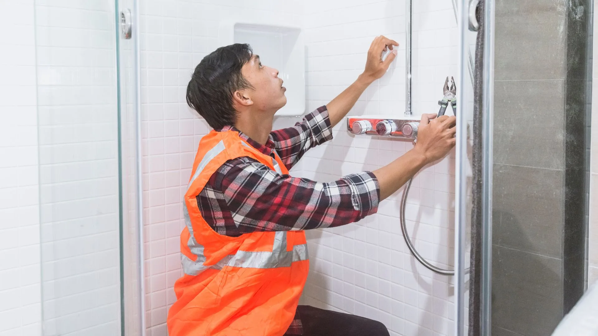 How Hiring a Plumber Prevents Costly Home Repairs