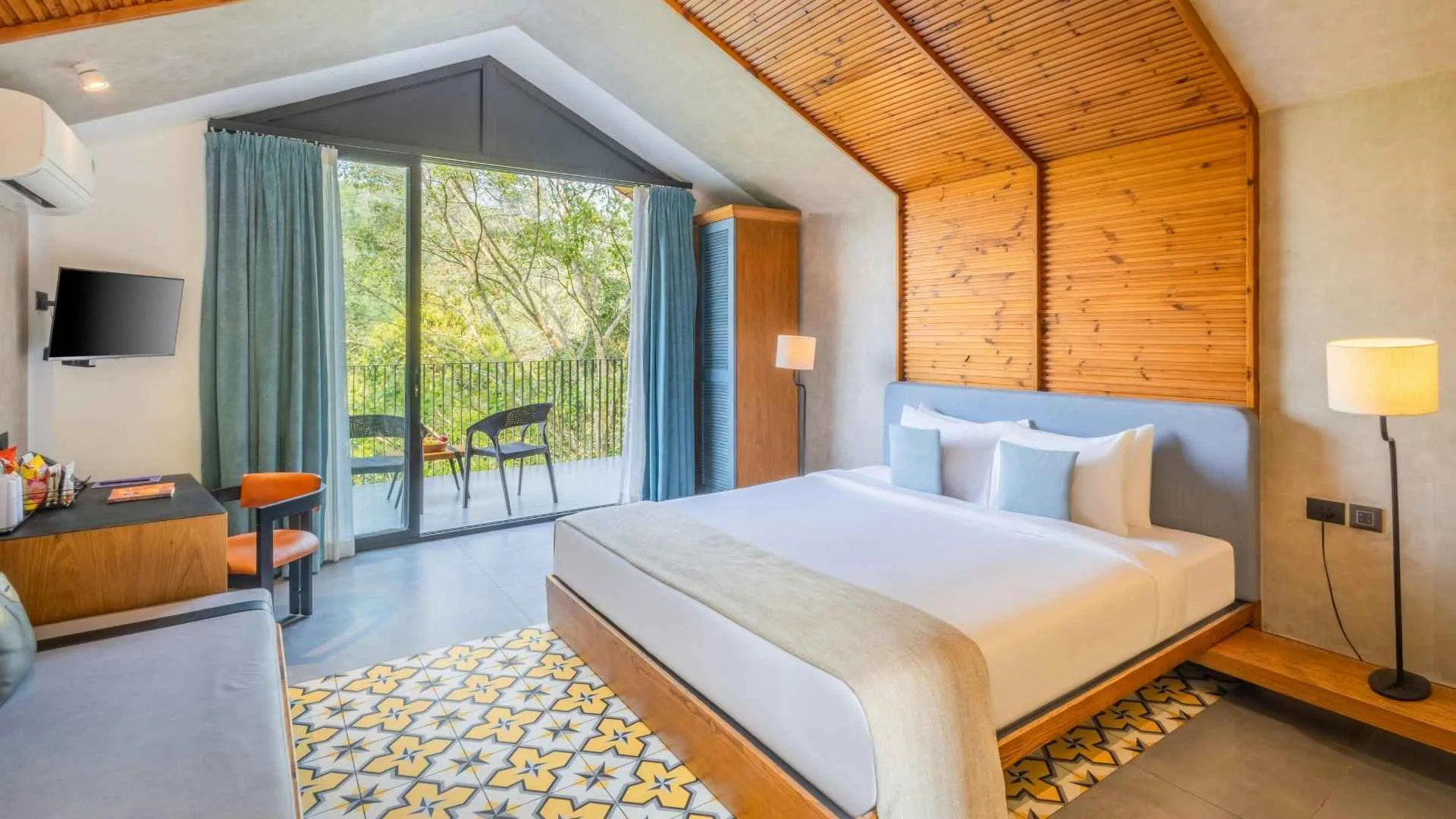 Styling Your Bed With Luxury Comforters King Size for a Hotel-Like Look