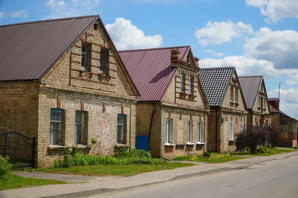What makes a neighborhood ideal for vintage property renovations?
