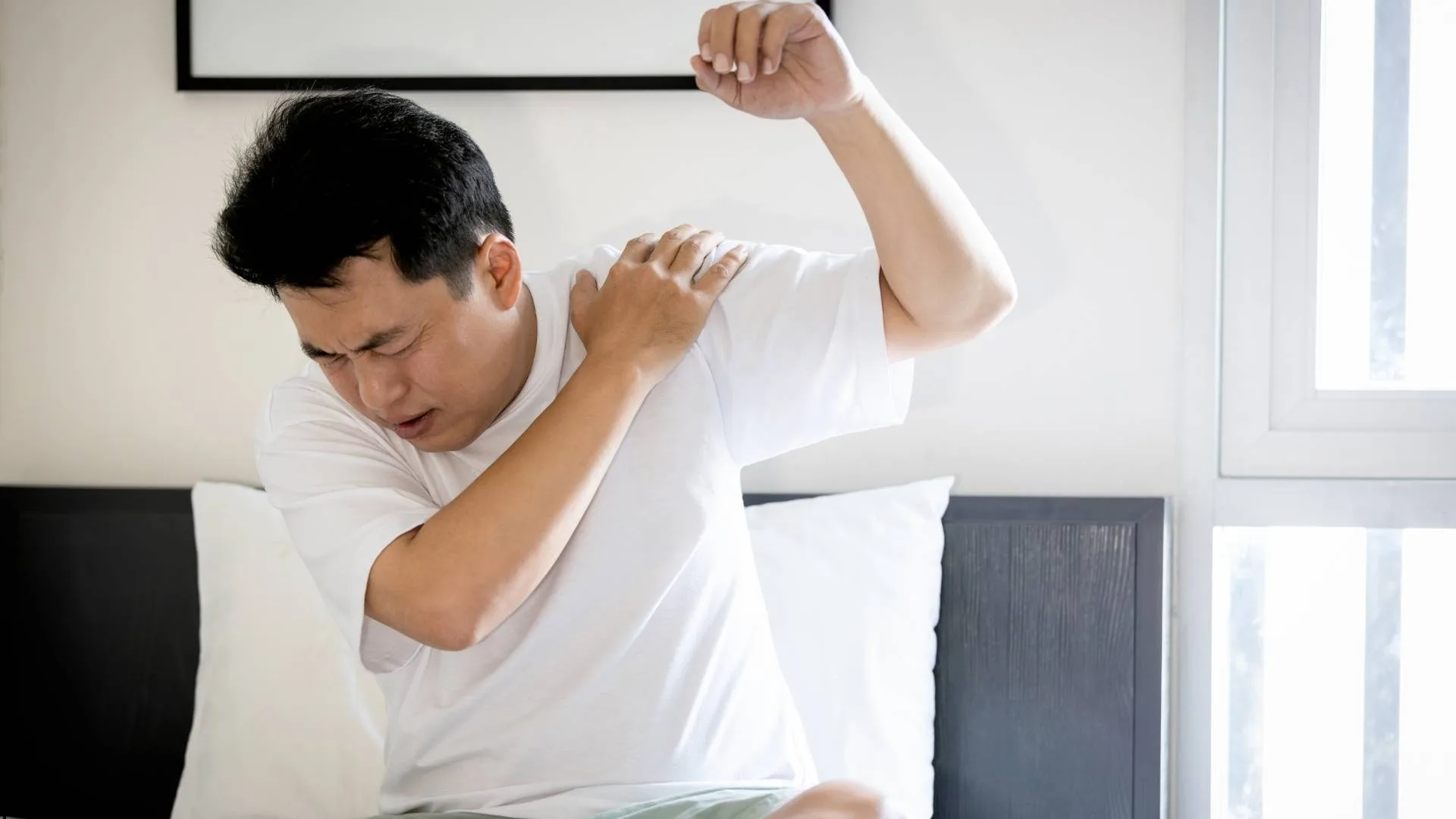 How to Manage Shoulder Pain at Home