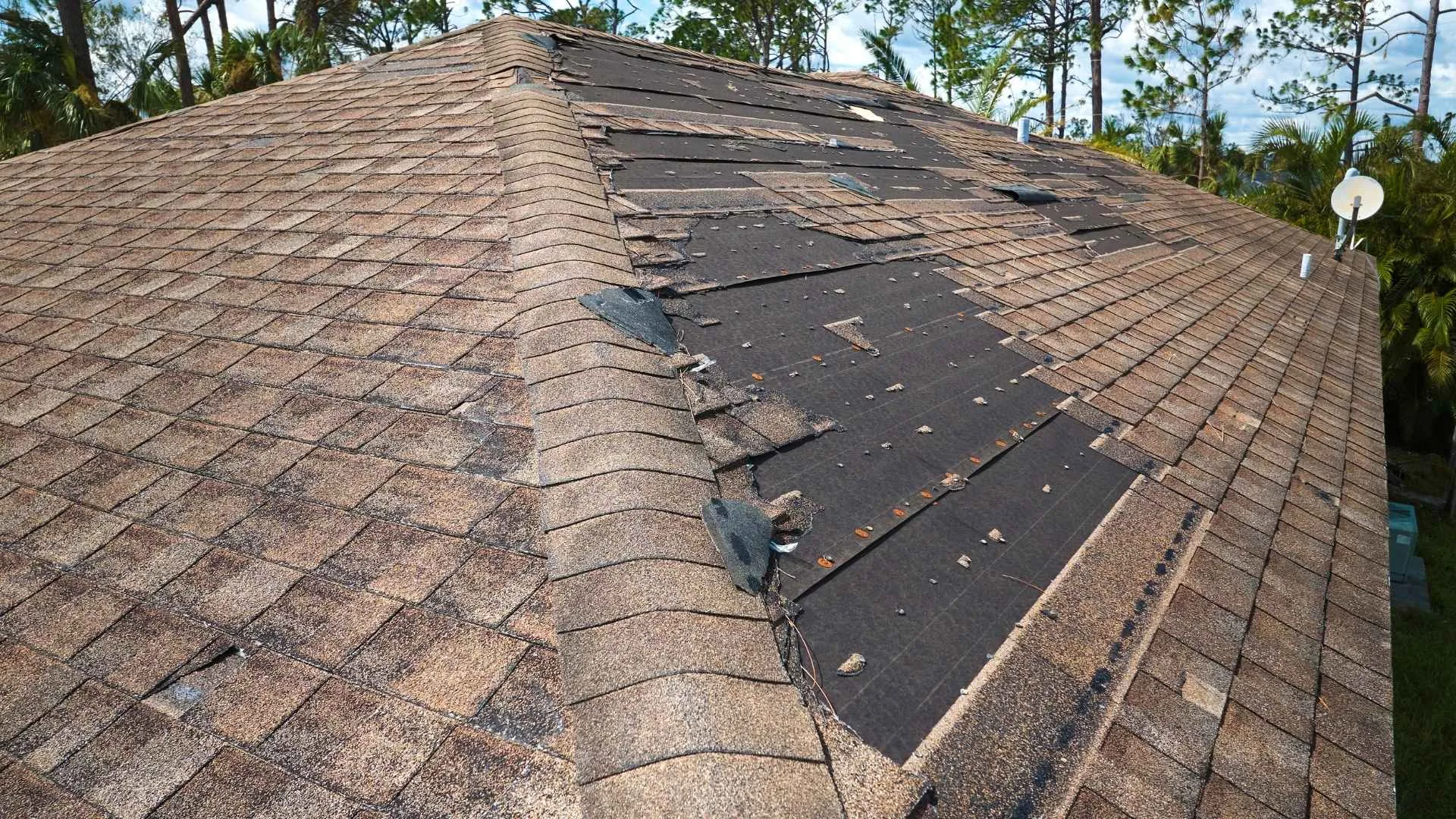 Hidden Warning Signs That Suggest a Commercial Roof in Florida Is Failing