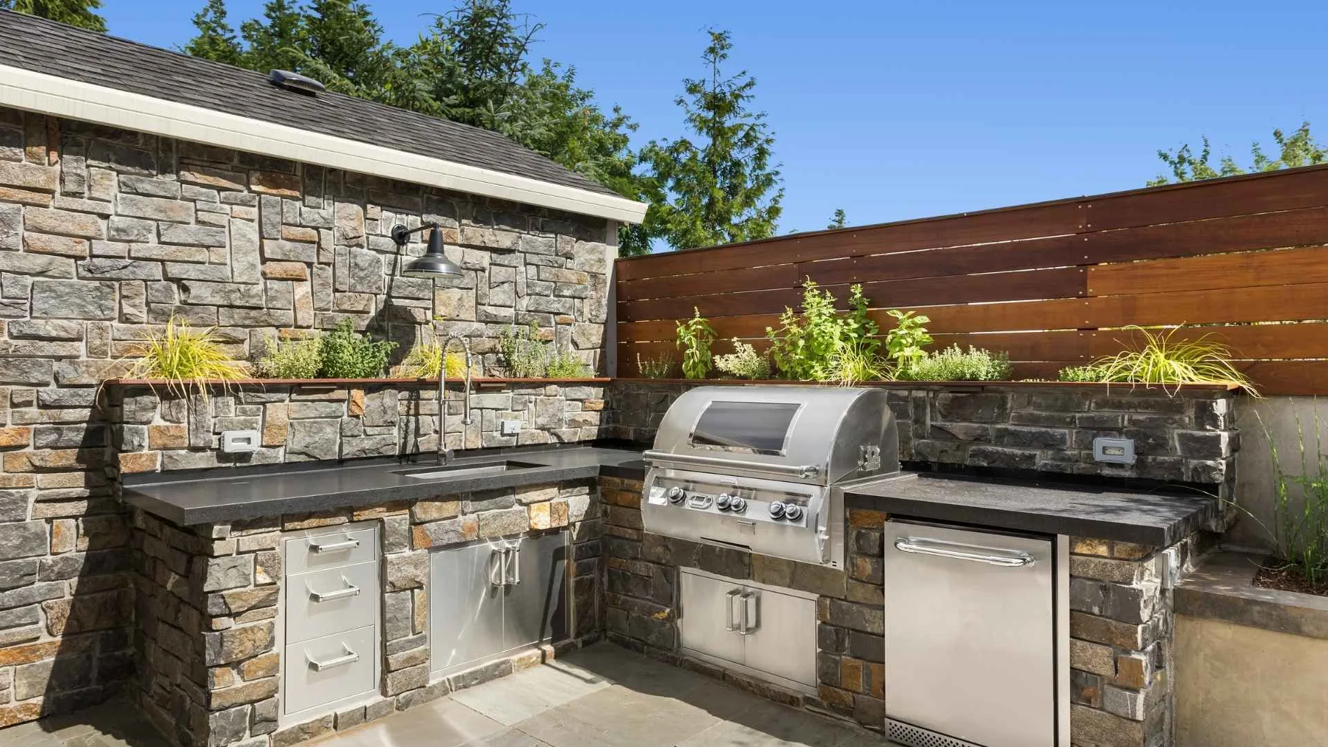What Are the 5 Elements For Your Outdoor BBQ Kitchen