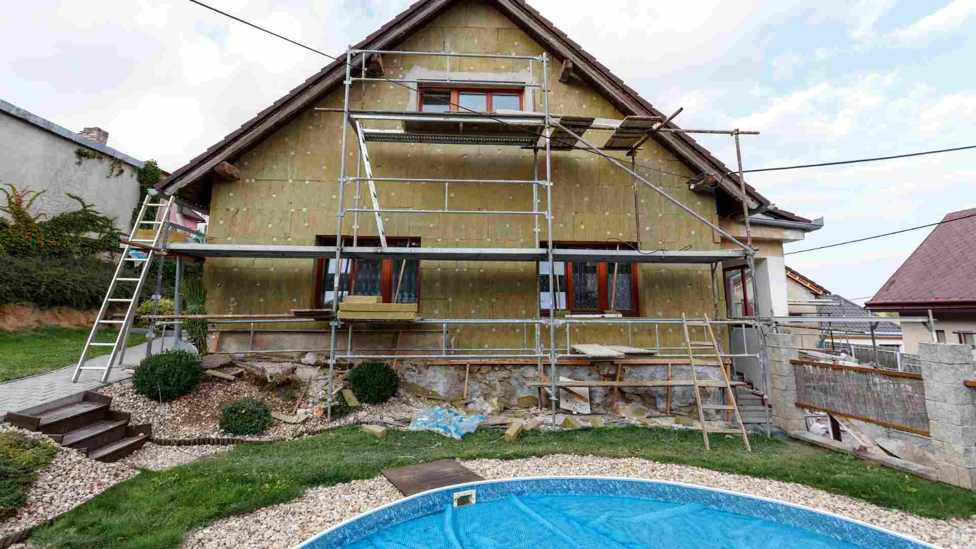Which Pool Features Are Worth Adding During a Remodel