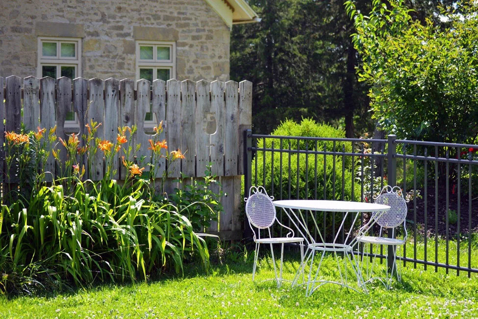 How to Transform Your Backyard into a Relaxing Retreat