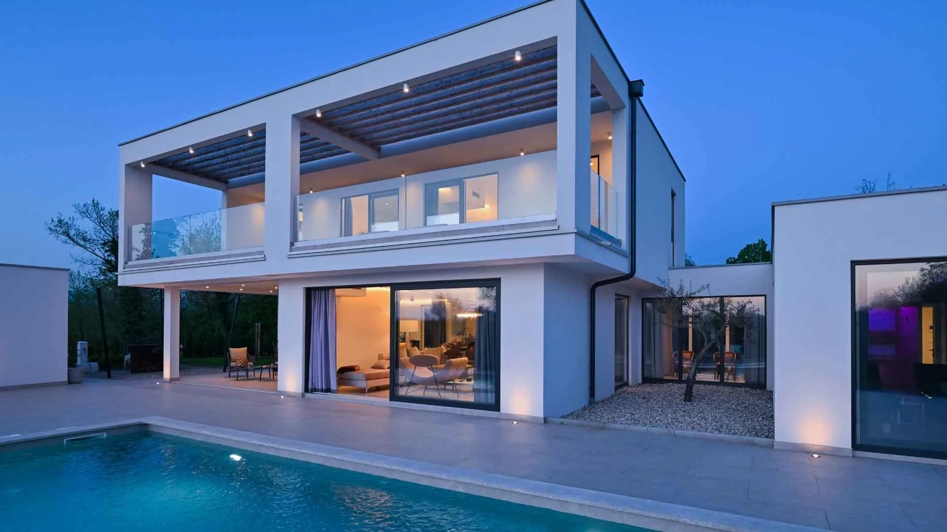What a Big House Actually Costs in Water