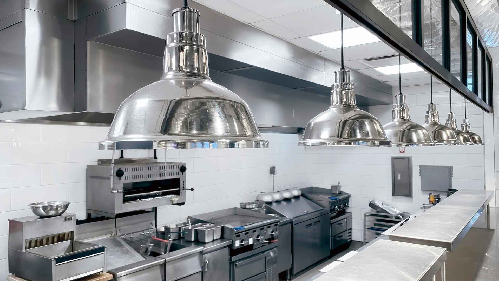 How Commercial Kitchens Avoid Hot Water Downtime