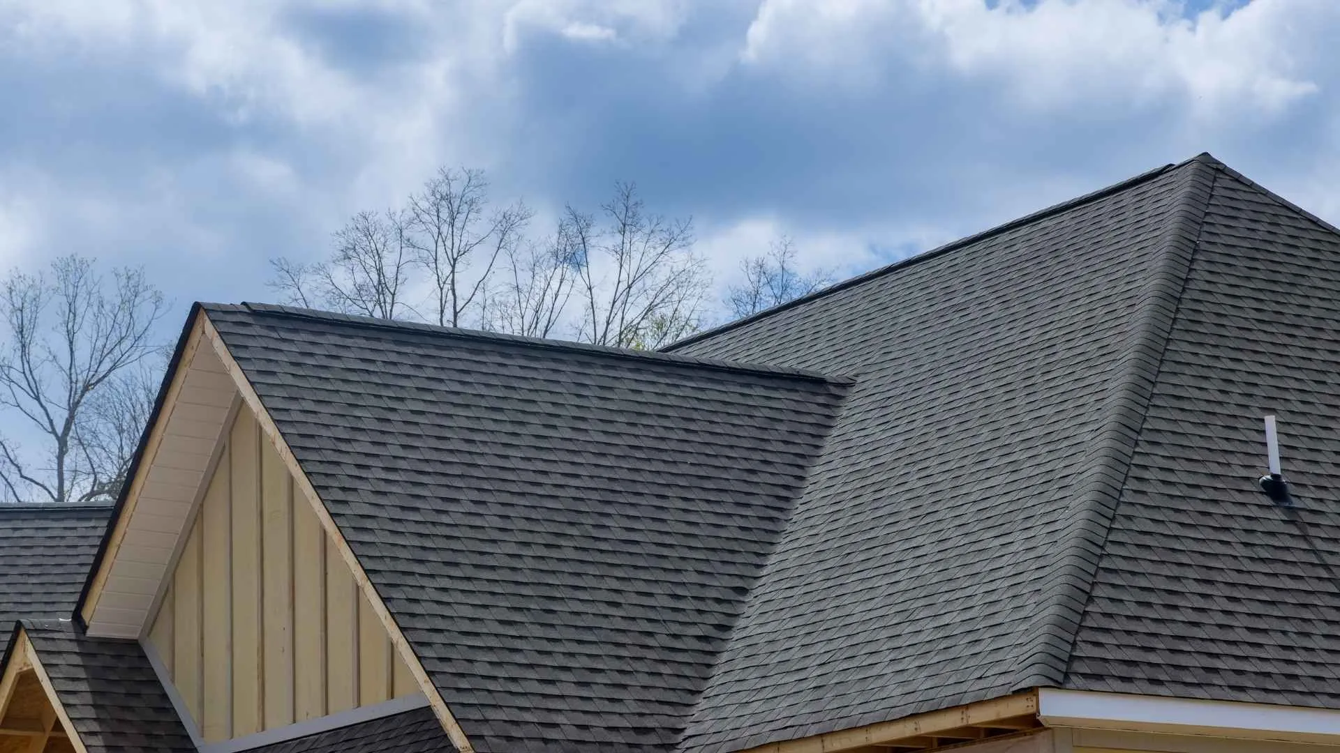 Choosing Roof Shingle Color for Curb Appeal