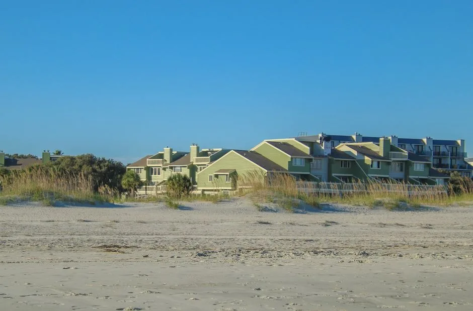 How Community Size and Amenities Can Influence Your Home-Buying Decision 