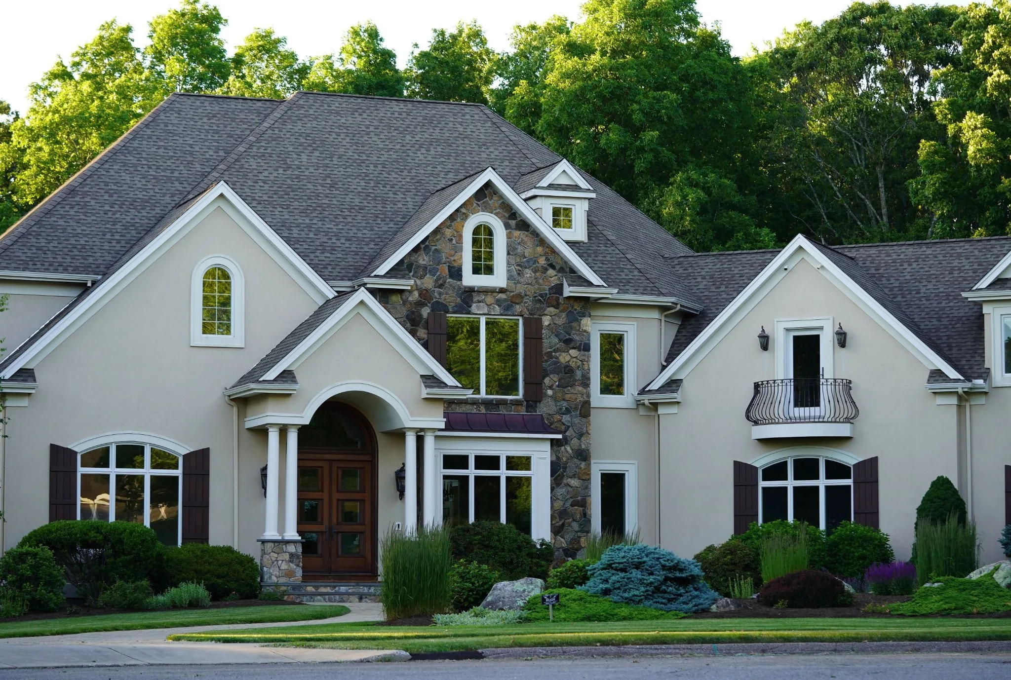 What a New Roof Can Mean for St. Louis Home Value