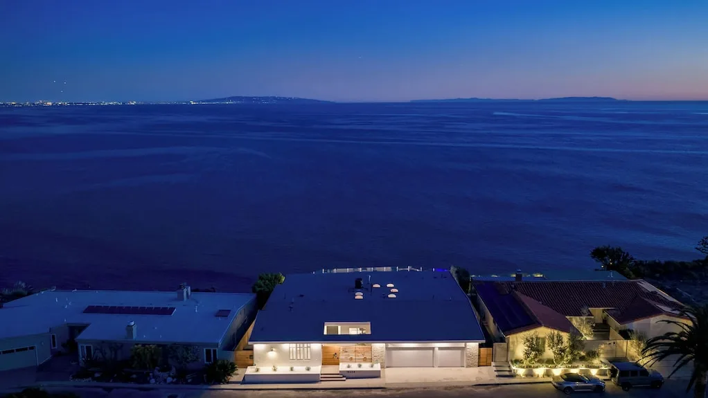 Malibu Oceanfront Estate – Unobstructed Ocean Views